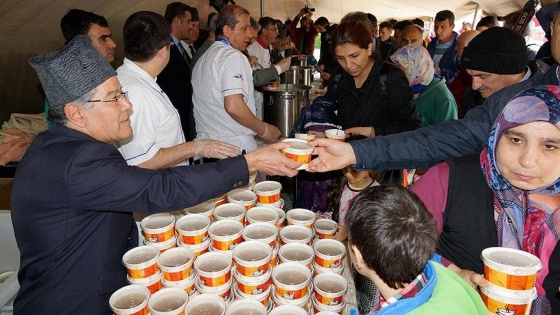 İzmir'de 'Mehmetçik menüsü' dağıtıldı