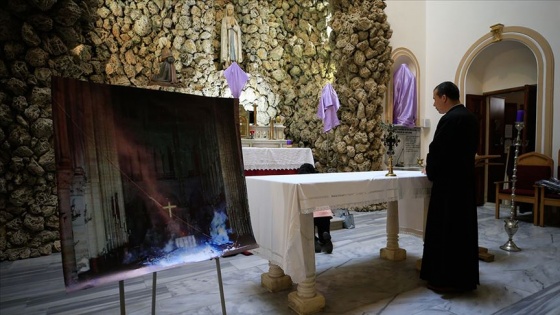 İzmir'de Notre Dame Katedrali için bağış toplandı