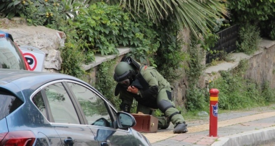 İzmir'de okul önünde şüpheli çanta paniği