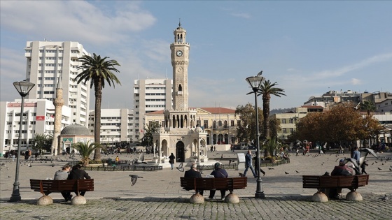 İzmir'de tedbirler sonuç verdi Kovid-19 vaka sayılarında yüzde 25 civarında azalma oldu