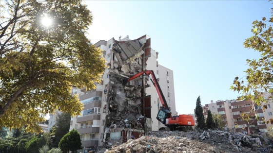 İzmir'deki depremde ağır hasar gören 488 bina daha yıkılacak