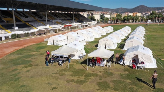 İzmir'deki depremzedelere yardım miktarı 10 milyon 836 bin 200 liraya ulaştı