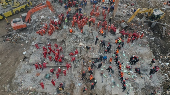 İzmir depreminde yıkılan Rıza Bey Apartmanı'nın fenni mesulü tutuklandı