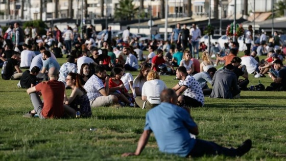 İzmir Kordonboyu'nda hafta sonu yoğunluğu