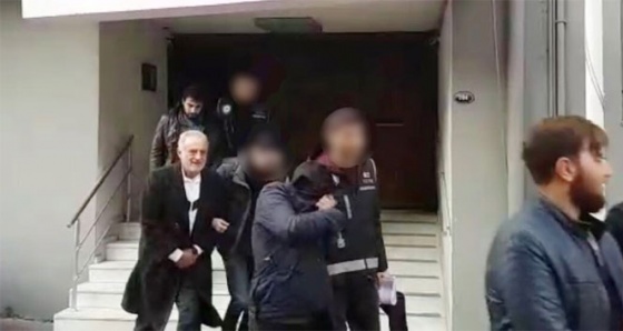 İzmir polisinden insan kaçakçılarına darbe