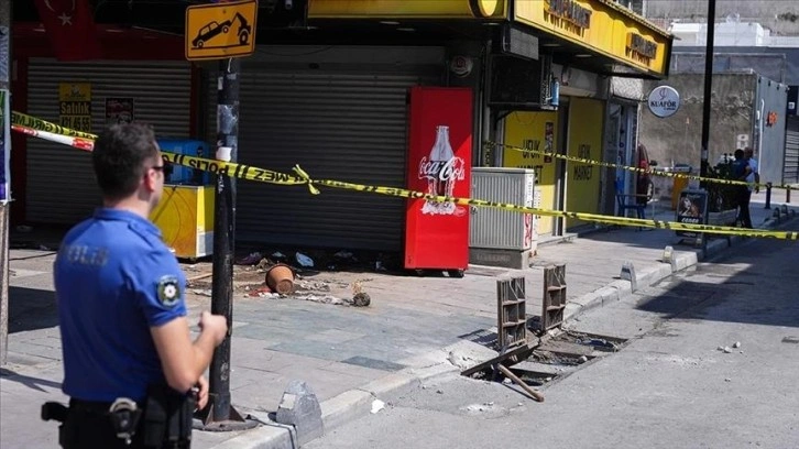 İzmir'de akıma kapılan 2 kişinin ölümüne ilişkin gözaltındaki 27 şüpheli adliyede