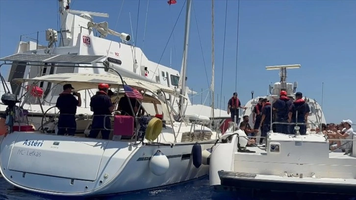 İzmir'de tekneyle yurt dışına kaçmaya çalışan 8 FETÖ mensubu yakalandı