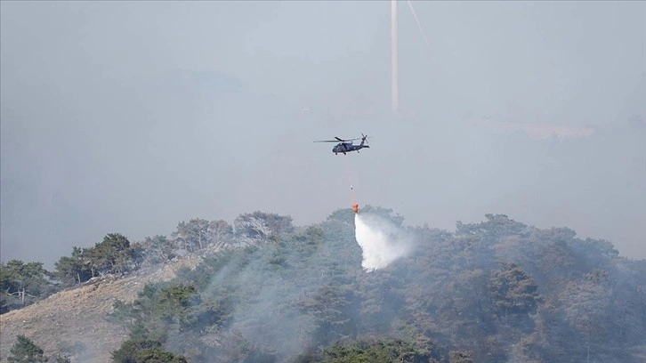 İzmir'in 3 ilçesindeki yangınlara müdahale sürüyor