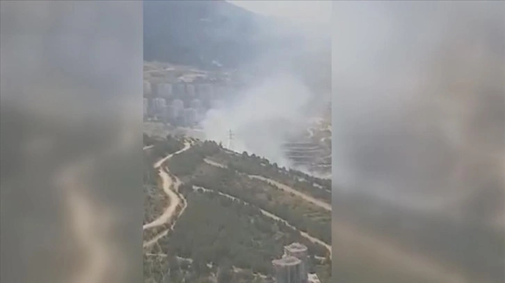 İzmir'in Narlıdere ilçesinde çıkan orman yangını kontrol altında