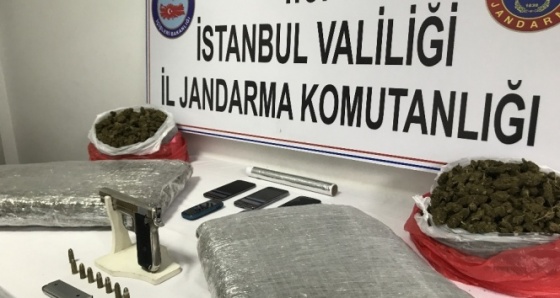 Jandarmadan uyuşturucu satıcılarına baskın