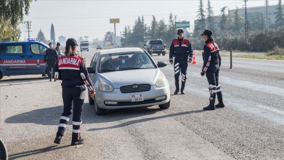 Jandarmanın kadın 'hızırları' trafikte göz açtırmıyor