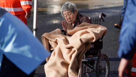 Japonya'da Lupit tayfunu sonrası 235 bin kişiye tahliye uyarısı yapıldı