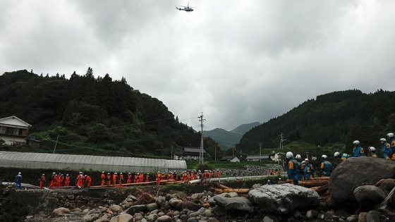 Japonya'daki sellerde 16 kişi öldü