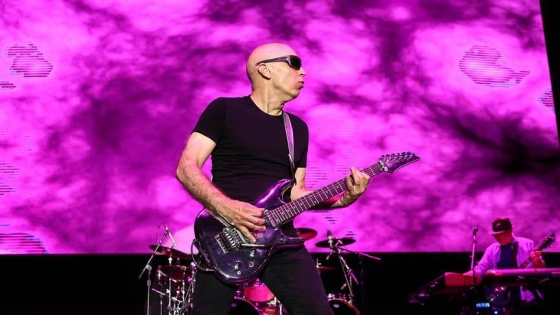 Joe Satriani İstanbul'da konser verdi