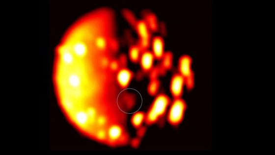 Juno Jüpiter'in uydusunda yanardağ olduğunu tesbit etti