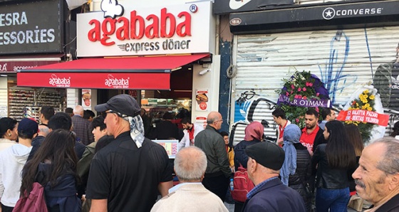 Kadıköy’de bedava et döner kuyruğu