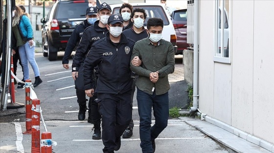 Kadıköy&#039;deki olaylarda gözaltına alınan 23 şüpheli, adliyeye sevk edildi