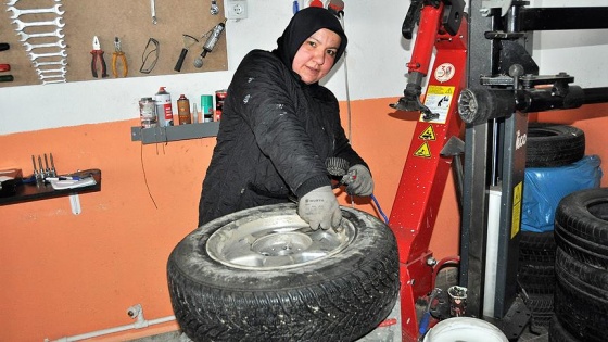 Kadın girişimci KOSGEB desteği ile lastik dükkanı açtı