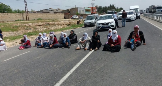 Kamyonun çarptığı çocuk hayatını kaybetti, köylüler yolu trafiğe kapattı