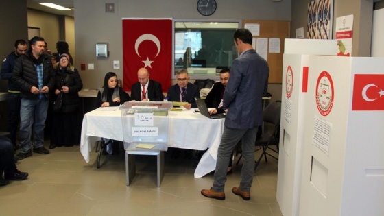 Kanada’daki Türklerden halk oylamasına büyük ilgi