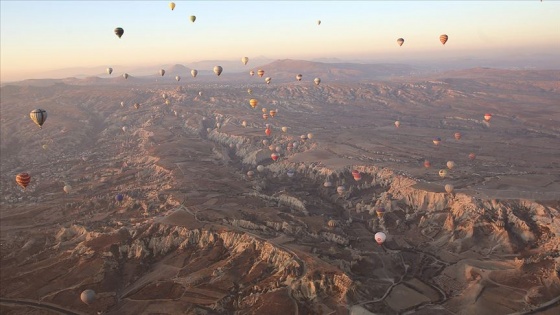 Kapadokya'yı geçen yıl 585 bin turist gökyüzünden izledi