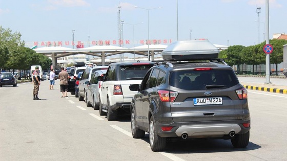 Kapıkule'de dönüş yoğunluğu sürüyor