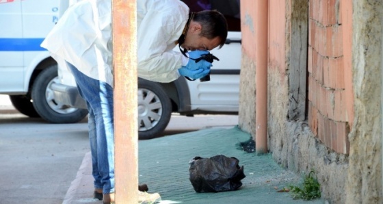 Kapısının önünde buldu, anında polisi aradı!