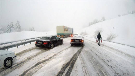 Kar nedeniyle Kahramanmaraş-Kayseri kara yolu ulaşıma kapandı