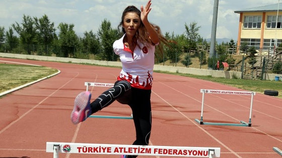 Kara lastikli atlet kızın gözü olimpiyatlarda