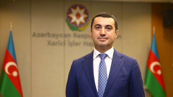 Karabağ'daki Ermeni nüfus için gönderilen Rus yardım tırı Ağdam yoluyla Hankendi'ne ulaştı