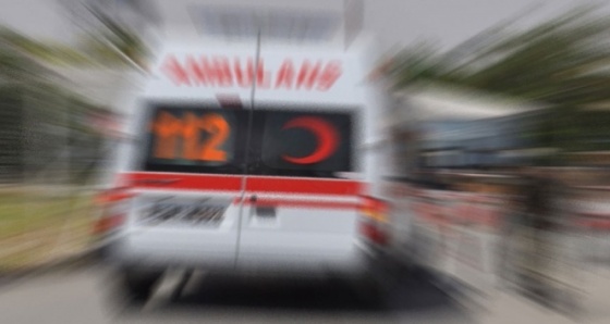 Karabük'te minibüsle otomobil çarpıştı: 1'i çocuk 4 yaralı