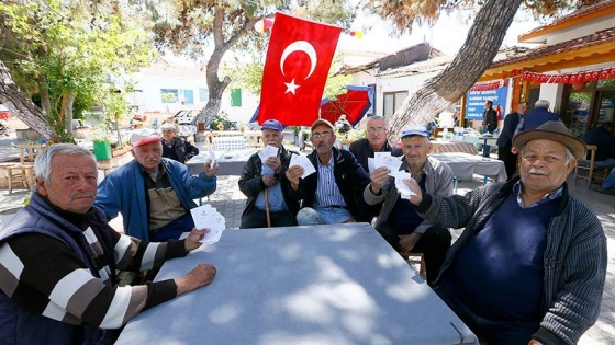 Karaburunlu 'yaşlı figüran'lar paralarının peşinde