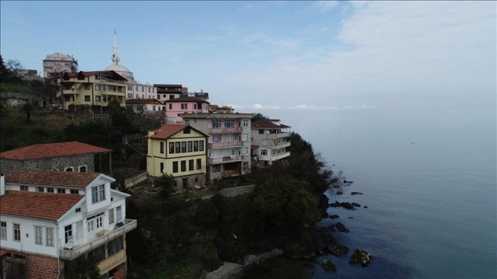 Karadeniz'in "denize nazır" kalesi koylarıyla turizmin hizmetinde