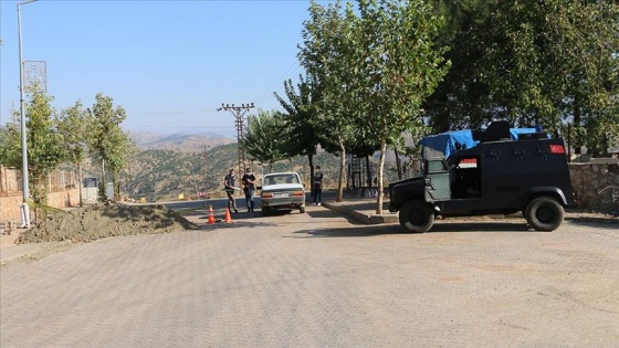 Karantinaya alınan Şirvan ilçe merkezinde giriş ve çıkışlar kontrollü sağlanıyor