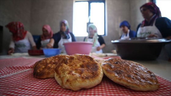 Kardeşler köyünün kadınları fırını 'kardeşlik' için yakıyor