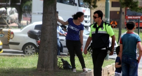 Karısını bıçakladı, taksi şoförünü rehin aldı