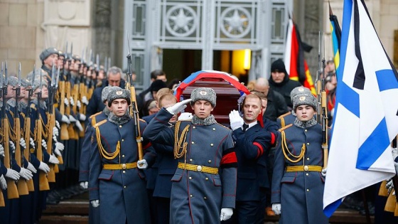 Karlov için ilk tören Dışişleri Bakanlığında düzenlendi