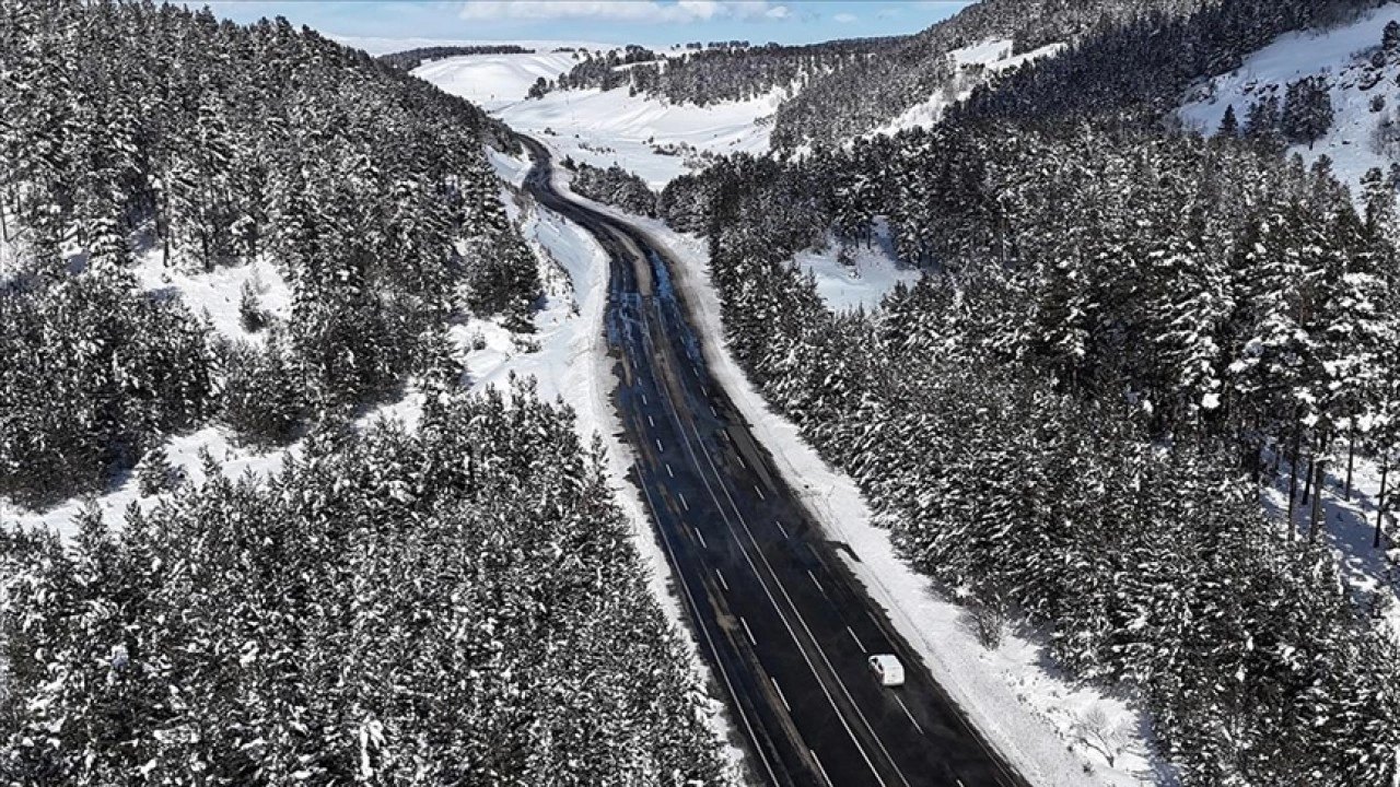 Kars, Ağrı, Ardahan ve Erzurum'da kar yağışı ve soğuk hava etkili oldu