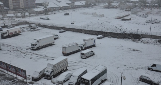 Kars beyaz gelinliğini giydi