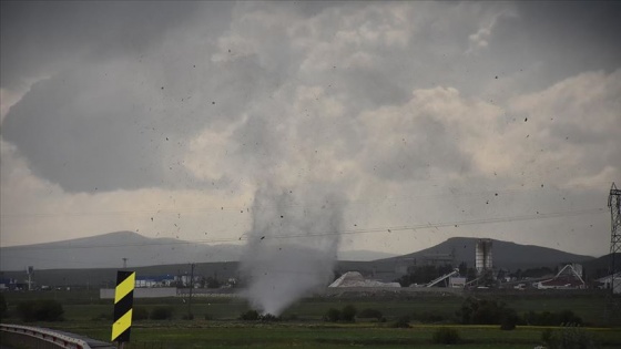 Kars'ta hortum ve şiddetli fırtına etkili oldu