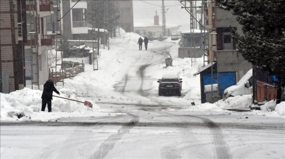 Kars'ta kar yağışı nedeniyle eğitime 1 gün ara verildi