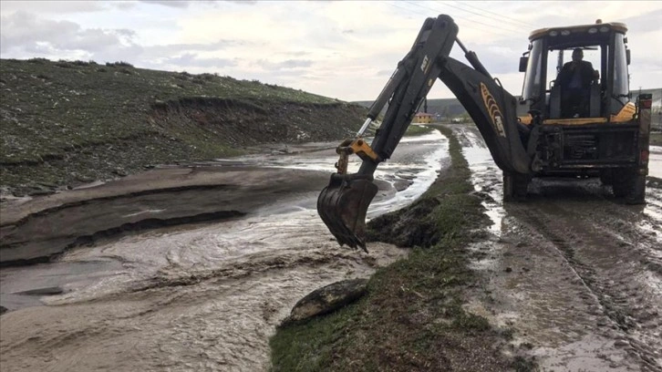 Kars'ta 3 köyde sel nedeniyle su taşkını yaşandı