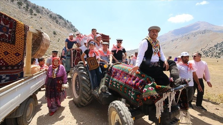 Kaş'ta Gömbe Yörük Şenliği düzenlendi