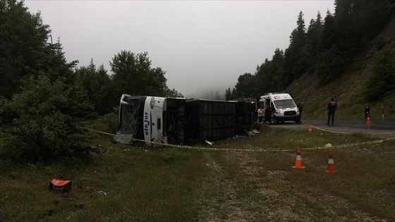 Kastamonu'da yolcu otobüsü devrildi: 13 yaralı