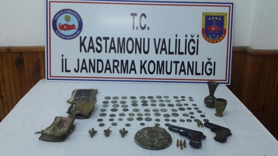 Kastamonu'daki operasyonda 3 el yazması Kur'an-ı Kerim ele geçirildi