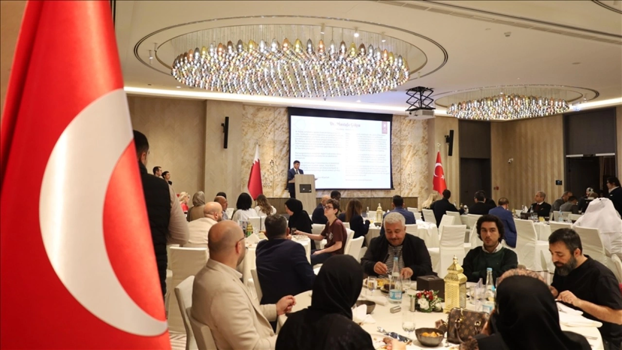 Katar'daki basın mensupları Türkiye'nin Doha Büyükelçiliği iftarında buluştu