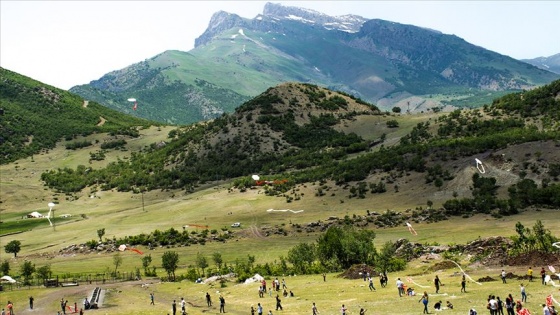 Kato Dağı etekleri uçurtmalarla renklendi