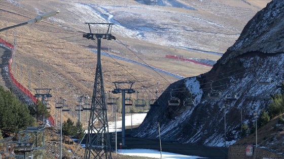 Kayak tutkunları sezona hazırlanan Palandöken'de rezervasyona başladı