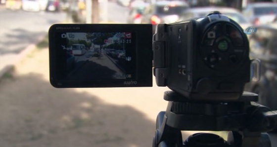 Kayıtta bırakılan kamera polisi alarma geçirdi