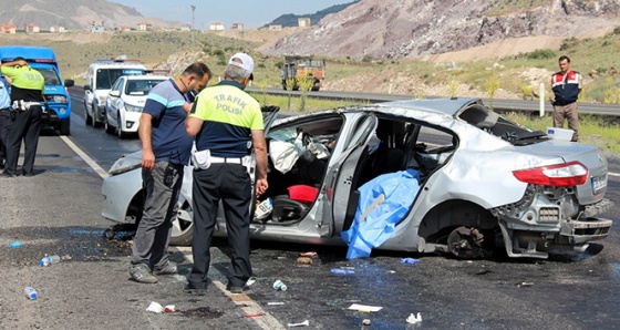 Kayseri'de feci kaza: 2 ölü 3 ağır yaralı